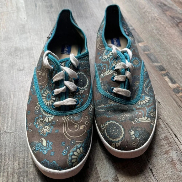 Keds size‎  8 womans paisley sneakers EUC - Picture 1 of 6